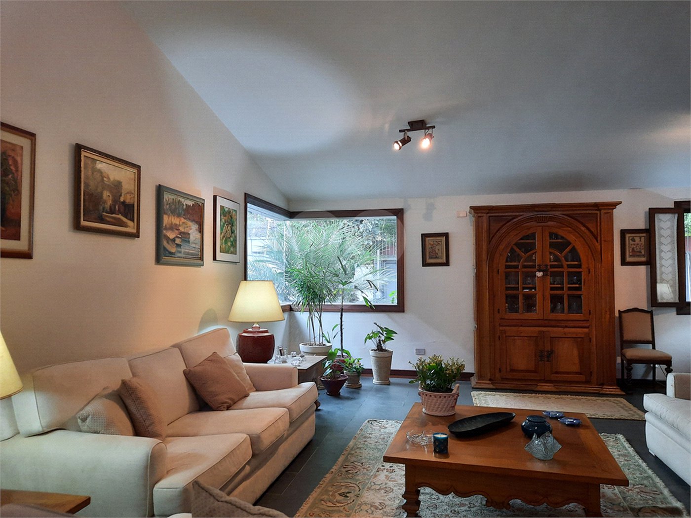 Casa à venda com 6 quartos, sendo 3 suítes, em Morumbi, São Paulo, SP
