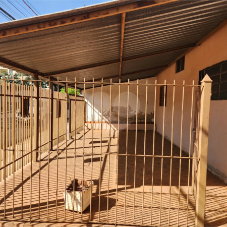 Casa à venda com 2 quartos no Centro, Araraquara, SP