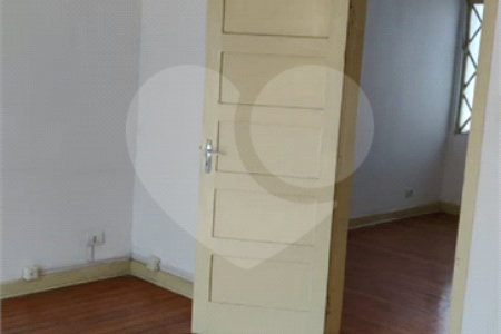 Casa à venda com 3 quartos em Água Branca, São Paulo, SP
