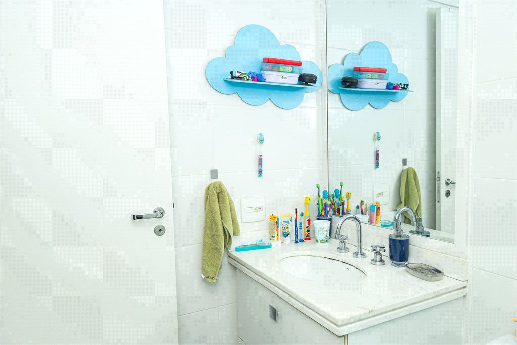 Apartamento à venda com 4 quartos, sendo 2 suítes, em Moema, São Paulo, SP