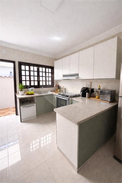 Casa à venda com 4 quartos, sendo 1 suíte, em City Bussocaba, Osasco, SP
