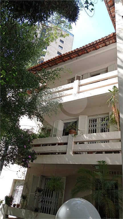 APARTAMENTO DE 3 QUARTOS À VENDA NO PARAÍSO