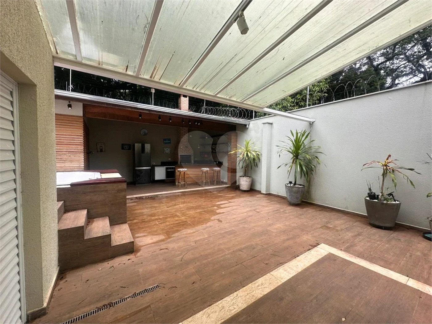 Casa de Condomínio com 3 Quartos e 2 banheiros à Venda, 311 m² por R$ 750.000