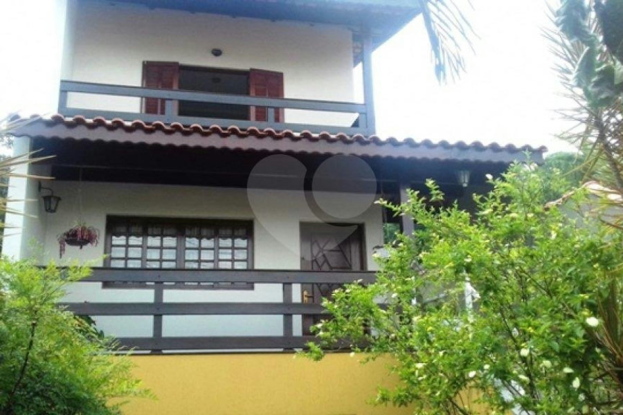 Sobrado à venda com 3 quartos, sendo 1 suíte, em Tremembé, São Paulo, SP