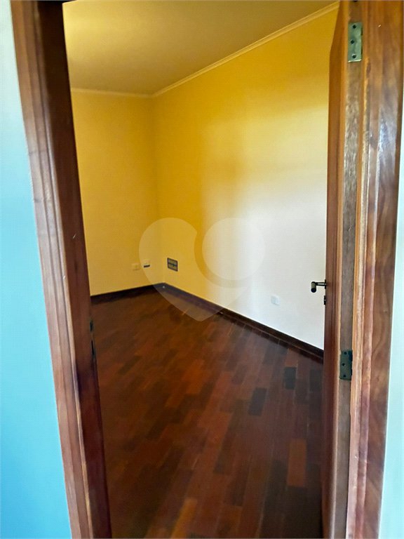 Sobrado para alugar com 4 quartos, sendo 2 suítes,  no Centro, Três Lagoas, MS