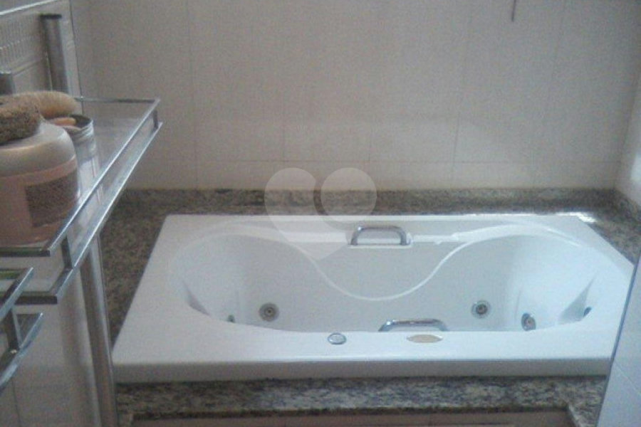 Sobrado à venda com 5 quartos, sendo 1 suíte, em Imirim, São Paulo, SP