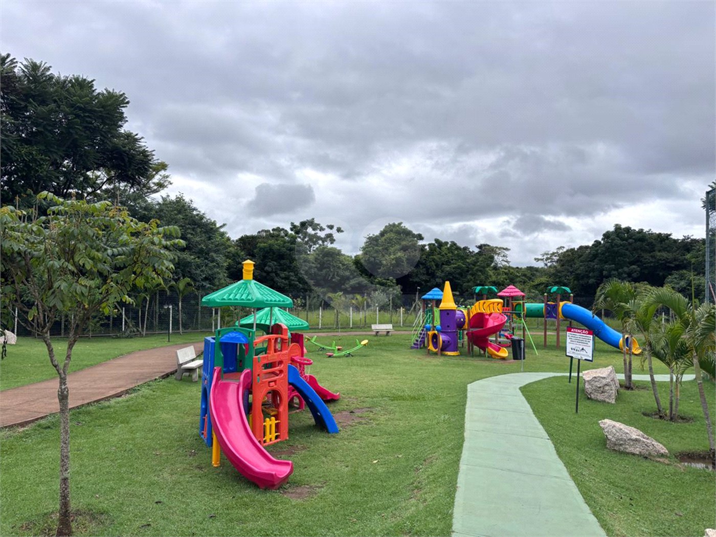 Casa à venda com 2 quartos, sendo 1 suíte, no condomínio Terras de São Francisco, Sorocaba - SP