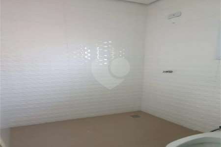 Casa à venda com 3 quartos, sendo 1 suíte, em Vila Santa Rosália, São Roque, SP