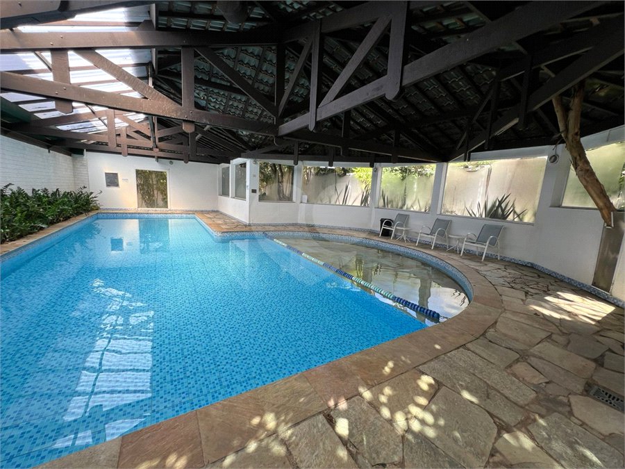 Casa para alugar com 3 quartos, sendo 1 suíte, no condomínio Res Villeneuve, São Paulo - SP