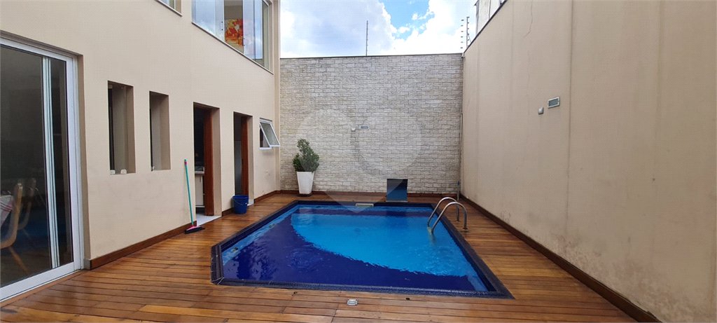 Sobrado à venda com 4 quartos, sendo 1 suíte, em Jabaquara, São Paulo, SP