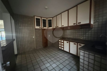 Sobrado à venda com 3 quartos, sendo 1 suíte,  em Vila Santo Antônio, São Paulo, SP