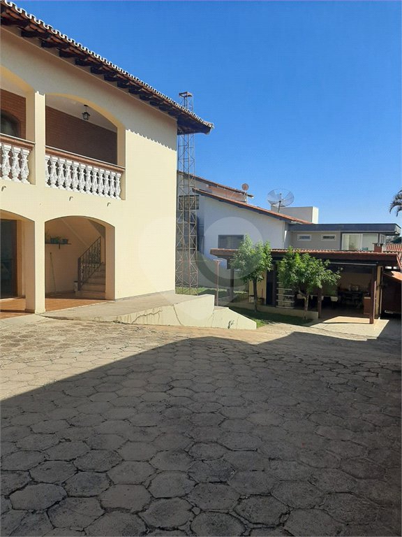 Casa à venda com 3 quartos, sendo 1 suíte, no Centro, Vinhedo, SP