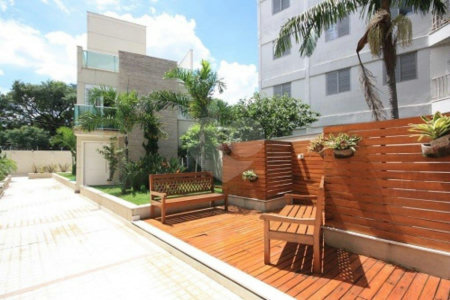 Casa à venda com 4 quartos, sendo 2 suítes, no condomínio Melbourne Residence, São Paulo - SP