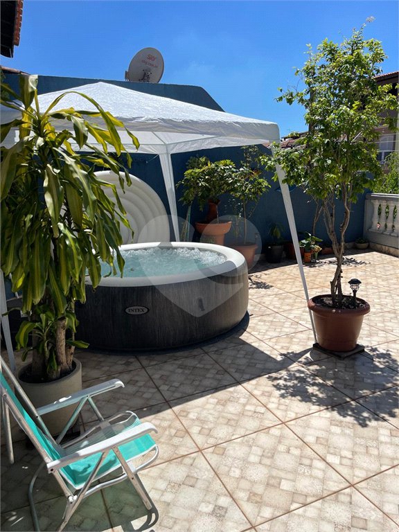 Sobrado à venda com 4 quartos, sendo 1 suíte,  em Jardim Las Vegas, Santo André, SP