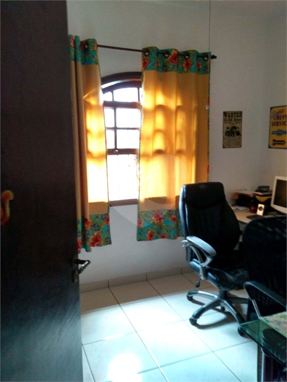 Casa à venda com 4 quartos, sendo 2 suítes, em Jardim Paulista, Atibaia, SP