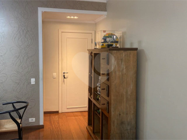 Apartamento à venda com 3 quartos, sendo 1 suíte,  em Jardim Marajoara, São Paulo, SP