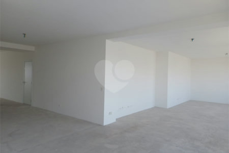 Apartamento à venda com 4 suítes em Real Parque, São Paulo, SP