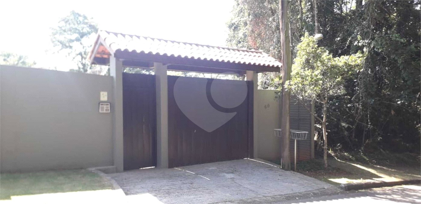 Casa à venda com 3 quartos, sendo 4 suítes,  no condomínio Alpes da Cantareira, Mairiporã - SP