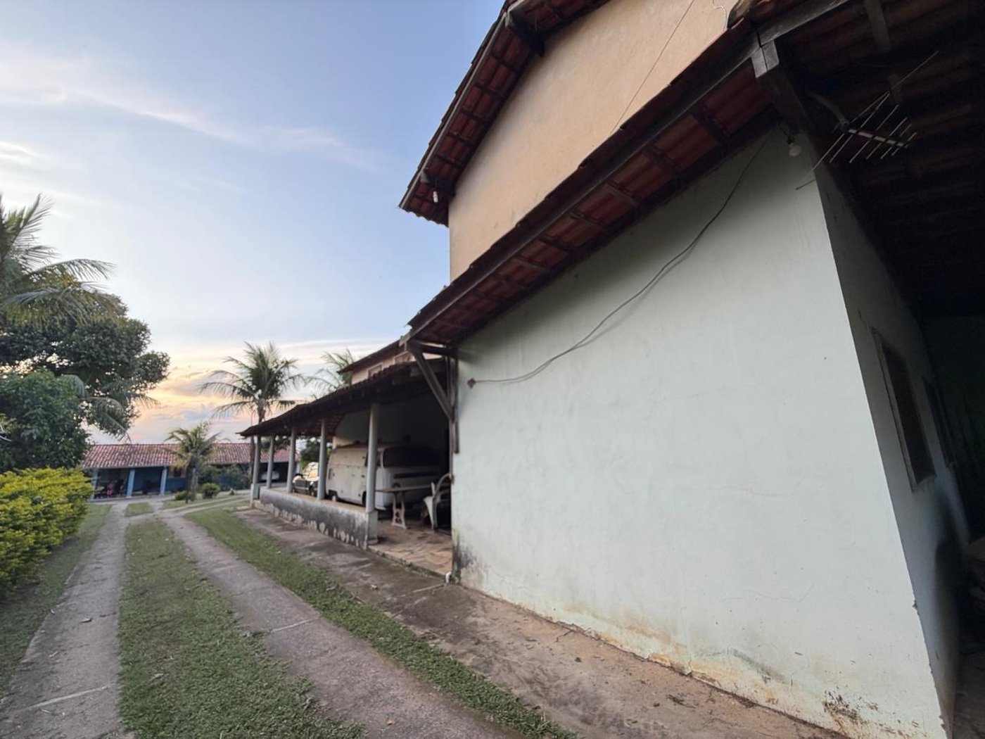 Casa Térrea à venda com 9 quartos, sendo 2 suítes, no condomínio Seranila, Monte Mor - SP
