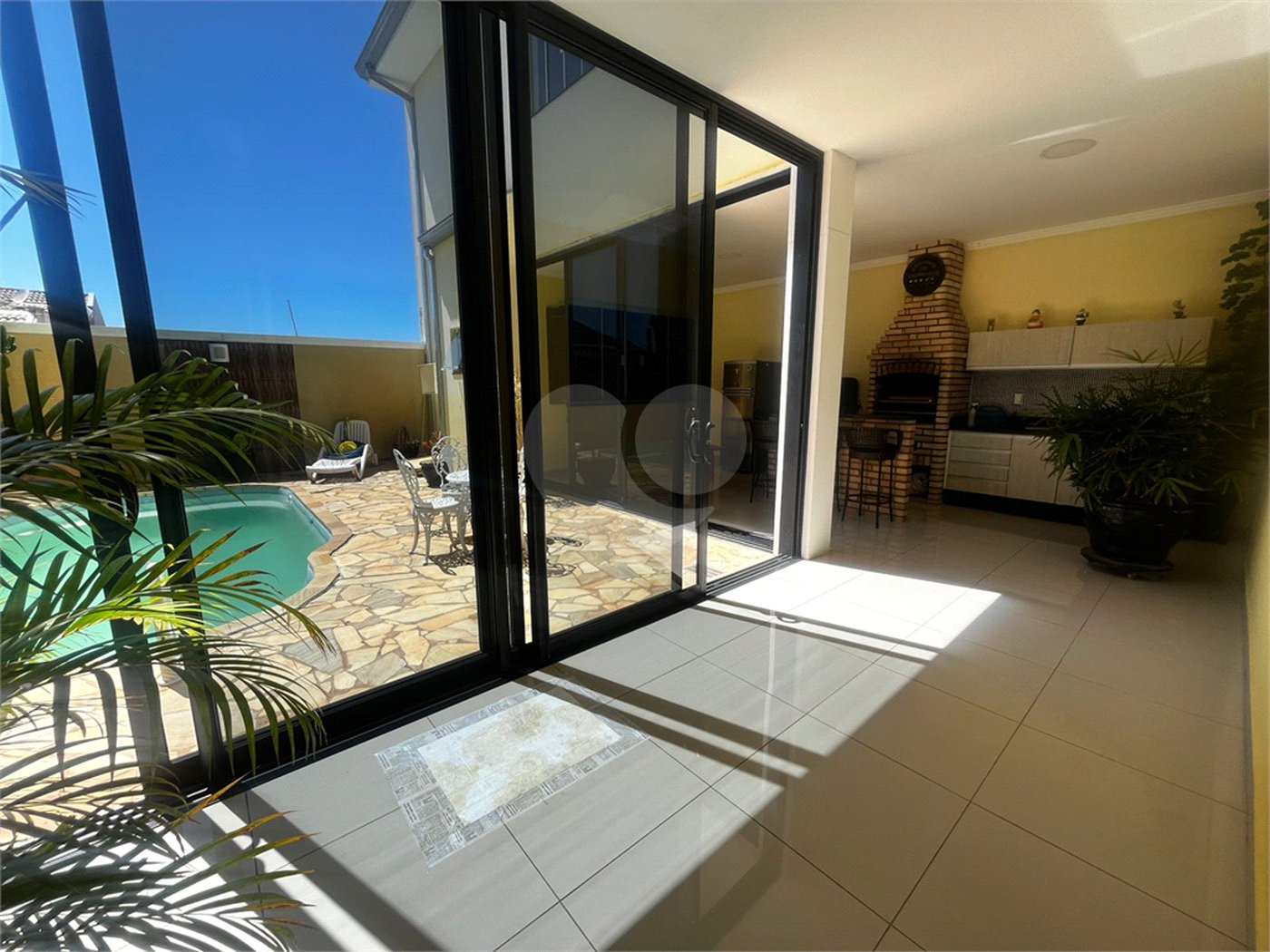 Casa à venda com 4 quartos, sendo 2 suítes, em Vila Nastri, Itapetininga, SP