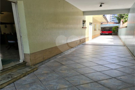 Sobrado à venda com 3 quartos em Campo Belo, São Paulo, SP