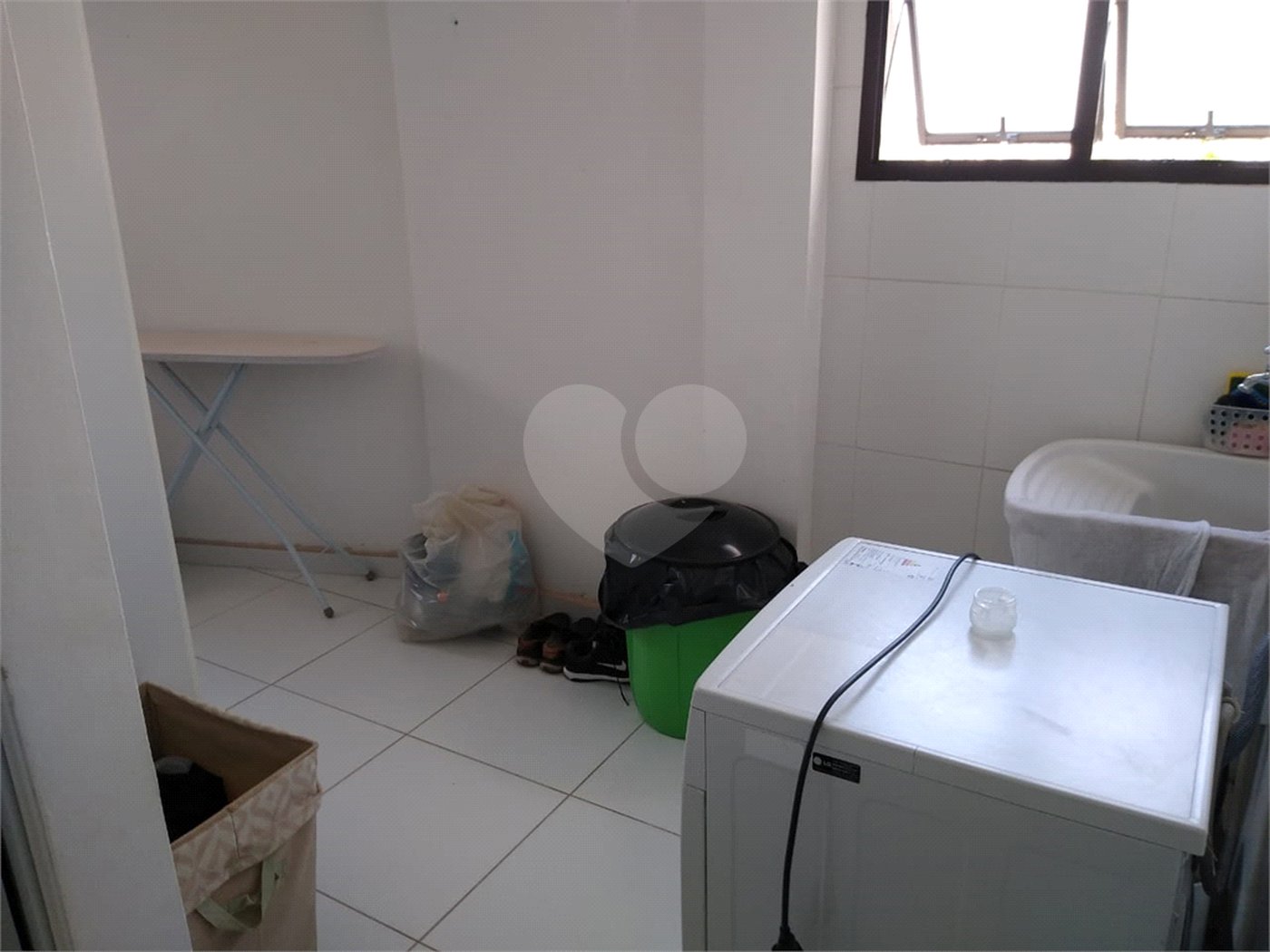 Apartamento à venda com 3 quartos, sendo 1 suíte,  em Vila Vitória, Mogi das Cruzes, SP