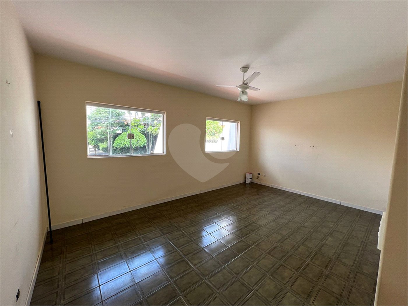 Casa à venda com 3 quartos, sendo 1 suíte, em Vila Aurora, Indaiatuba, SP
