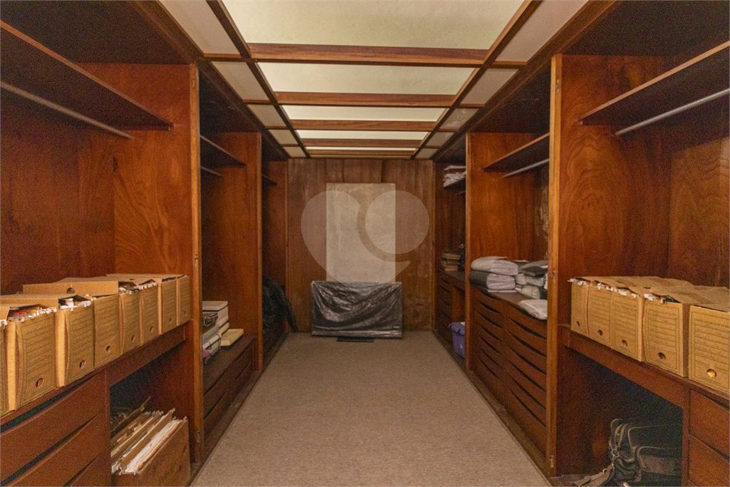 Sobrado à venda com 4 quartos, sendo 2 suítes,  em Vila Morumbi, São Paulo, SP