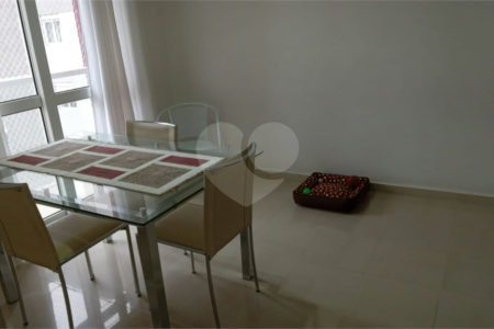 Apartamento à venda com 3 quartos, sendo 1 suíte,  em Vila Mariana, São Paulo, SP