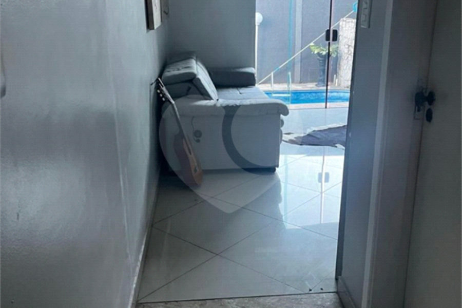 Sobrado à venda com 4 quartos, sendo 2 suítes, em Tremembé, São Paulo, SP