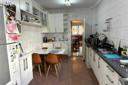 Apartamento à venda com 3 quartos, sendo 1 suíte,  em Cerqueira César, São Paulo, SP