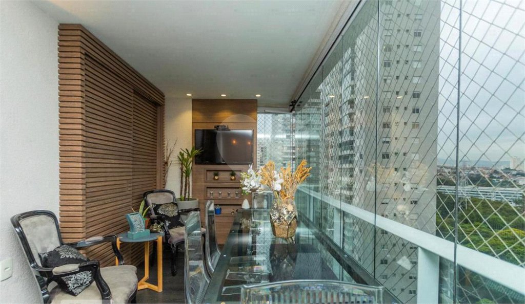 Apartamento à venda com 3 quartos, sendo 1 suíte,  em Vila Anastácio, São Paulo, SP