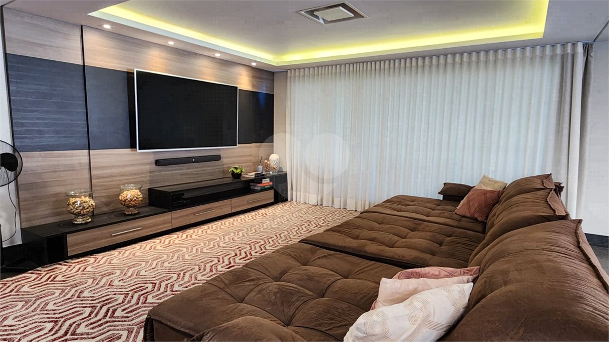 Casa à venda com 5 quartos, sendo 2 suítes, no condomínio Residencial Jardim Primavera, Louveira - SP