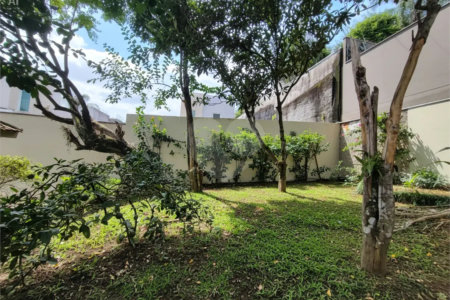 Casa para alugar com 4 quartos, sendo 2 suítes, no condomínio Comendador Elias Zarzur, São Paulo - SP