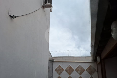 Casa à venda com 2 quartos no condomínio Residencial Cristal Lll, Mogi das Cruzes - SP
