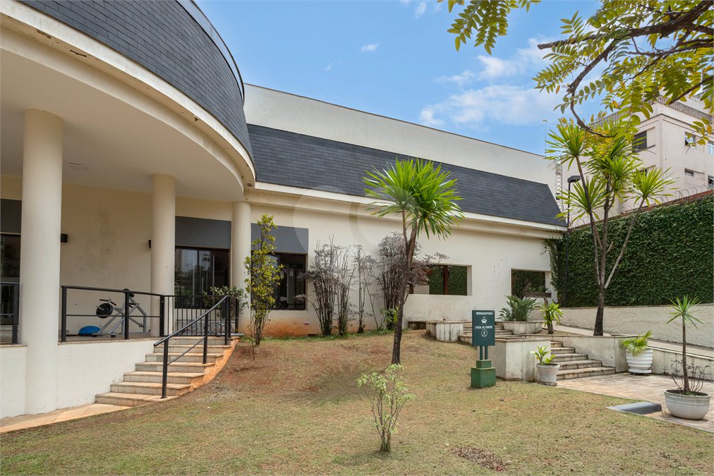 Apartamento à venda com 3 quartos, sendo 1 suíte, em Alto da Boa Vista, São Paulo, SP