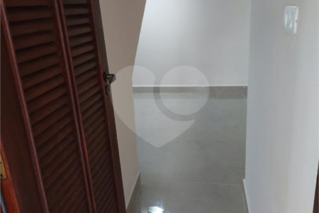 Sobrado à venda com 3 quartos, sendo 1 suíte,  em Jardim Regina, Indaiatuba, SP
