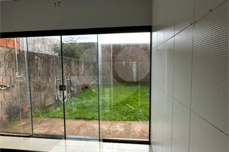 Casa à venda com 2 quartos em Jardim Ibirapuera, Ponta Porã, MS