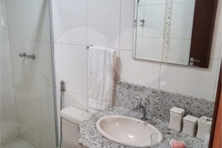 Casa à venda com 5 quartos, sendo 2 suítes, no condomínio Swiss Park, São Bernardo do Campo - SP