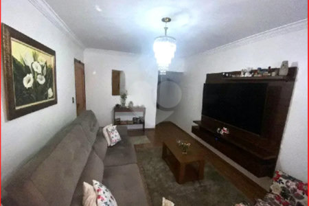Sobrado à venda com 3 quartos, sendo 1 suíte, em Vila Nivi, São Paulo, SP