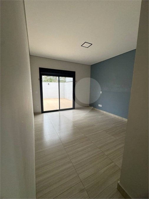 Casa à venda com 3 quartos, sendo 1 suíte, no condomínio Jardim Laguna, Indaiatuba - SP