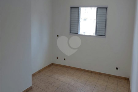 Sobrado à venda com 3 quartos, sendo 2 suítes, em Vila Paulicéia, São Paulo, SP