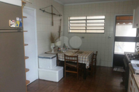 Sobrado à venda com 3 quartos, sendo 1 suíte,  em Granja Julieta, São Paulo, SP