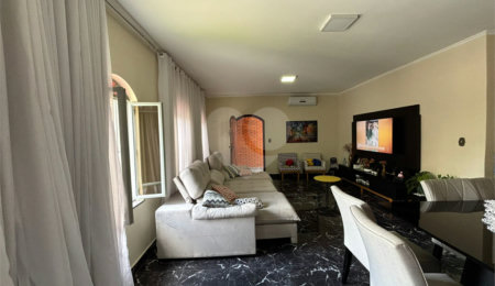 Casa à venda com 3 quartos, sendo 1 suíte,  em Vila Nivi, São Paulo, SP
