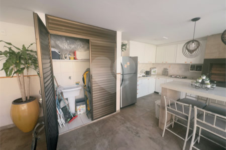 Casa em condomínio à venda com 4 quartos, sendo 2 suítes,  em Caravelas, Armação dos Búzios, RJ