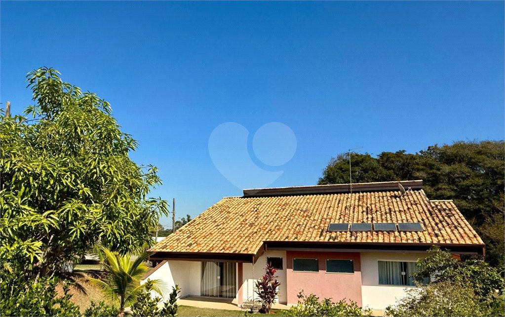 Casa à venda com 3 quartos, sendo 1 suíte, no condomínio Vale do Lago, Sorocaba - SP