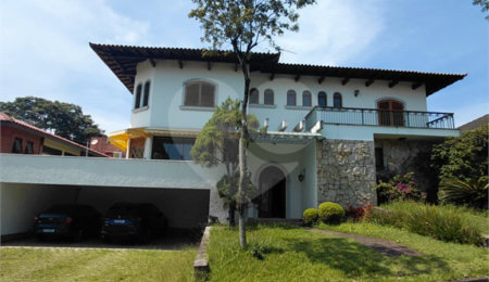 Casa à venda com 4 suítes no condomínio Ville Bourghese, São Paulo - SP