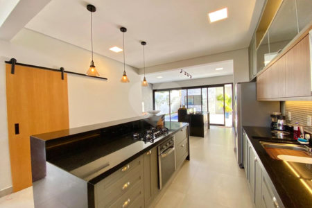 Casa à venda com 4 suítes no condomínio Jardim Vila Paradiso, Indaiatuba - SP