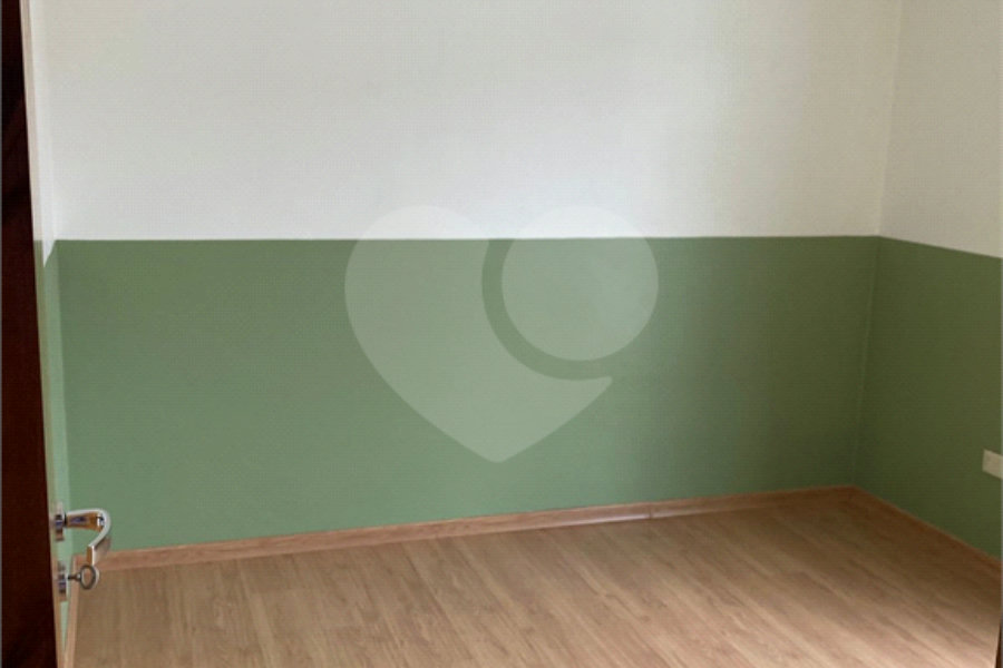 Sobrado à venda com 3 quartos, sendo 1 suíte, em Vila Constança, São Paulo, SP