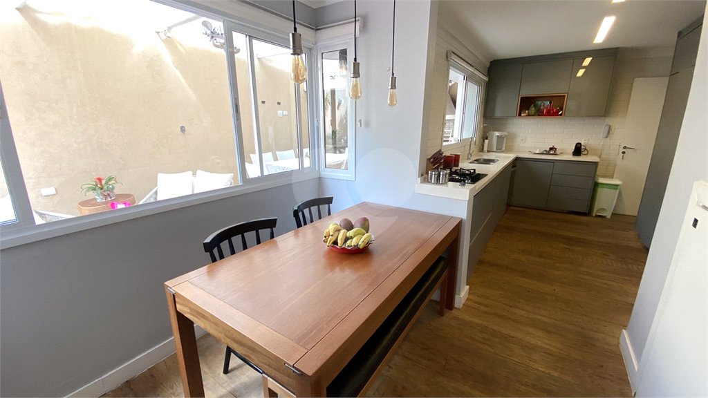 Casa à venda com 4 quartos, sendo 3 suítes, no condomínio Brisa Verde, São Paulo - SP